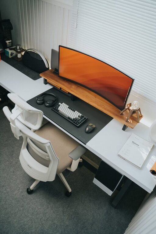Simple Tips for Organizing a Clutter-Free Workspace at Home